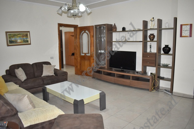 Apartament 3+1 me qira prane rruges Pjeter Budi ne Tirane
